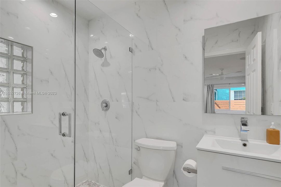 Recently Sold: $842,700 (0 beds, 0 baths, 1945 Square Feet)