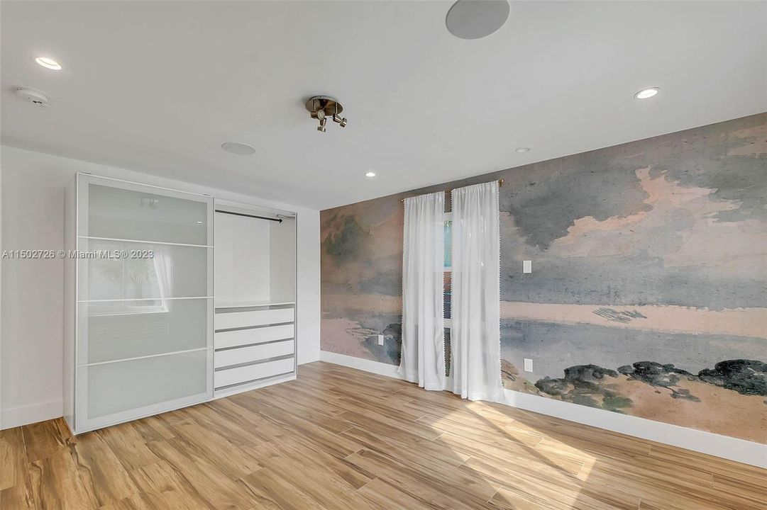 Recently Sold: $842,700 (0 beds, 0 baths, 1945 Square Feet)