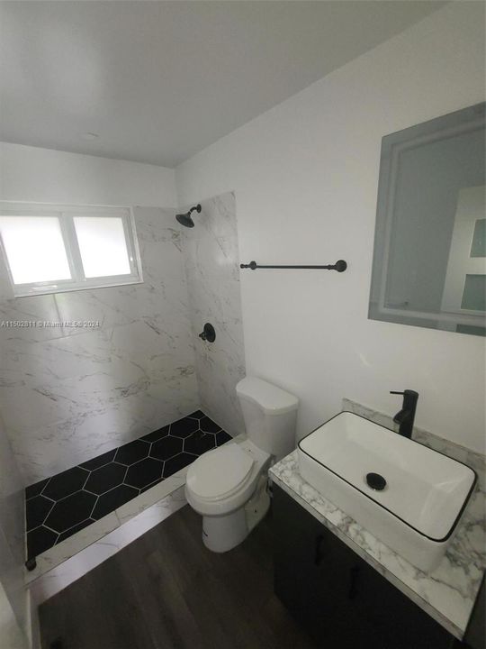 Recently Rented: $1,950 (1 beds, 1 baths, 720 Square Feet)