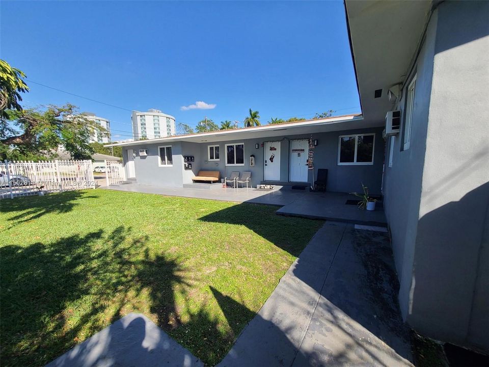 Recently Rented: $1,950 (1 beds, 1 baths, 720 Square Feet)