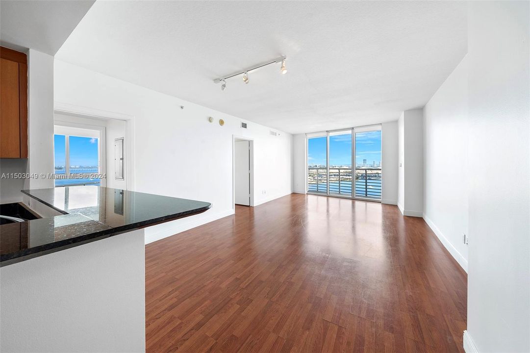 Recently Sold: $875,000 (3 beds, 2 baths, 1416 Square Feet)