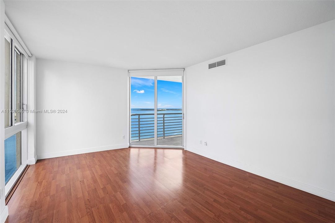 Recently Sold: $875,000 (3 beds, 2 baths, 1416 Square Feet)