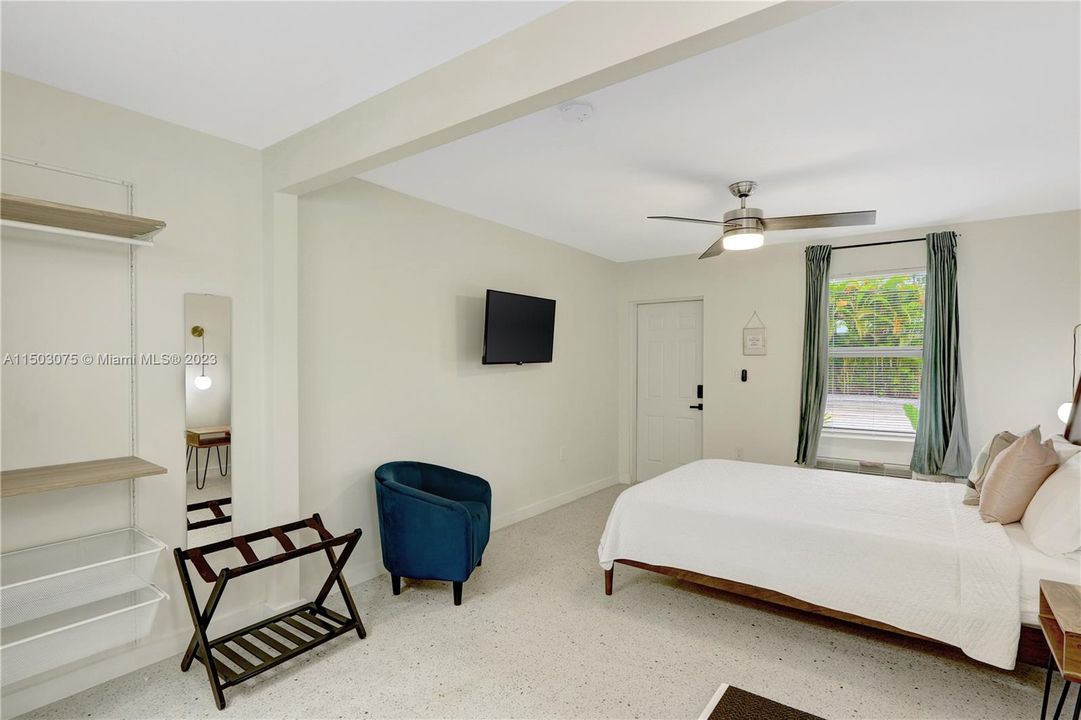 Recently Rented: $2,000 (1 beds, 1 baths, 350 Square Feet)