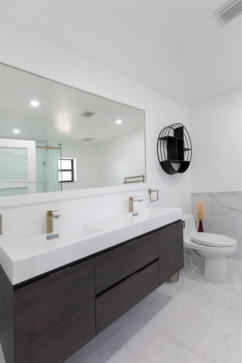 Recently Rented: $3,750 (3 beds, 3 baths, 1880 Square Feet)