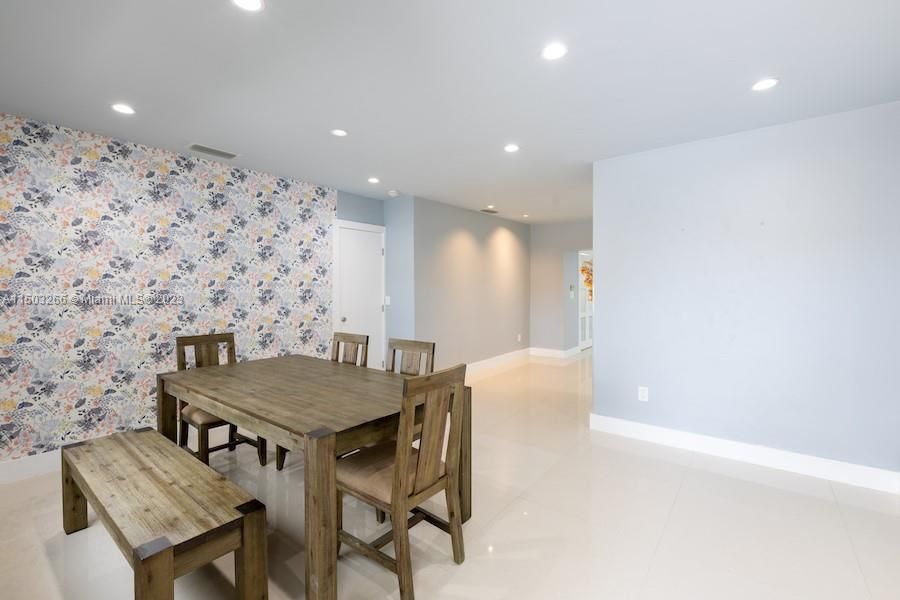 Recently Rented: $3,750 (3 beds, 3 baths, 1880 Square Feet)