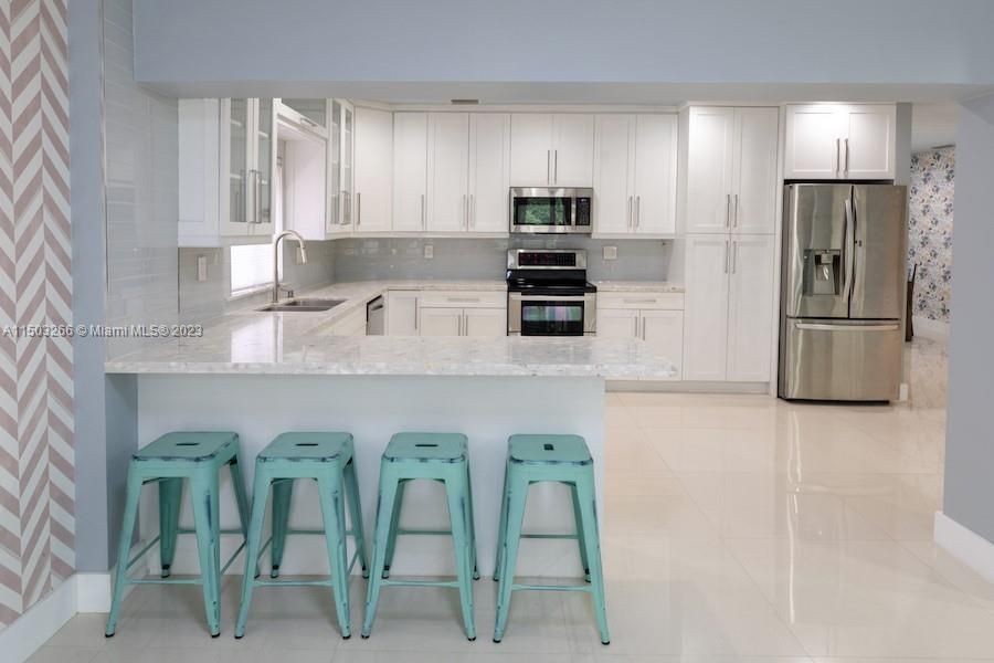 Recently Rented: $3,750 (3 beds, 3 baths, 1880 Square Feet)