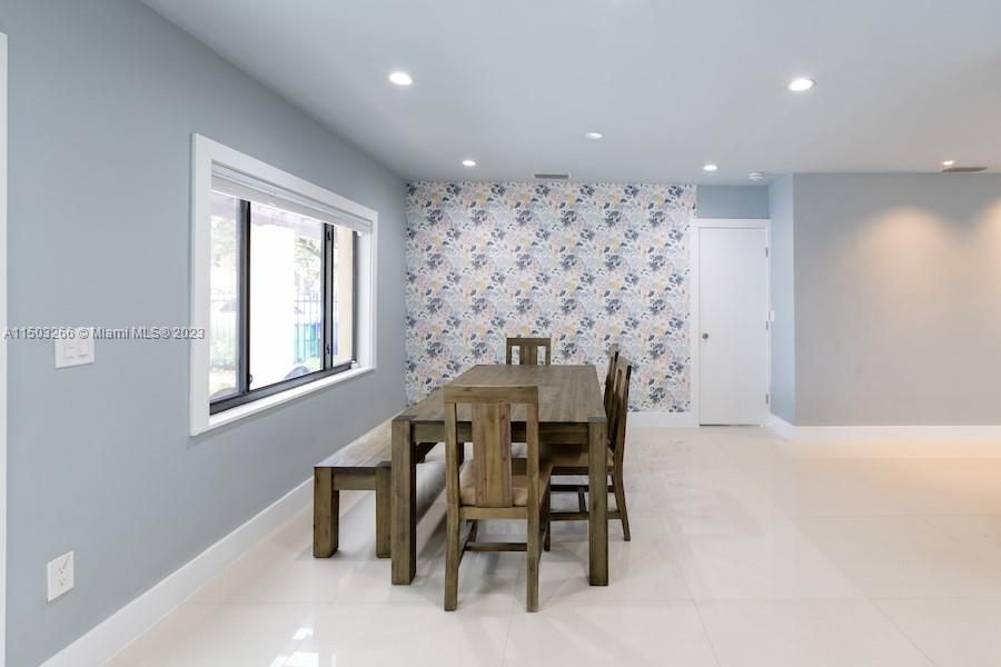 Recently Rented: $3,750 (3 beds, 3 baths, 1880 Square Feet)