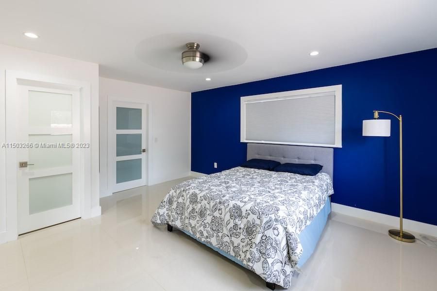 Recently Rented: $3,750 (3 beds, 3 baths, 1880 Square Feet)