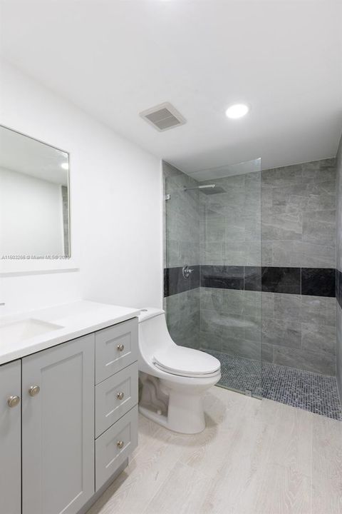 Recently Rented: $3,750 (3 beds, 3 baths, 1880 Square Feet)