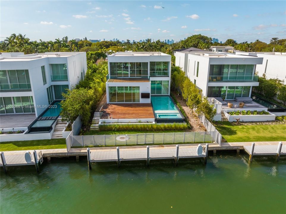 Active With Contract: $10,950,000 (4 beds, 4 baths, 0 Square Feet)