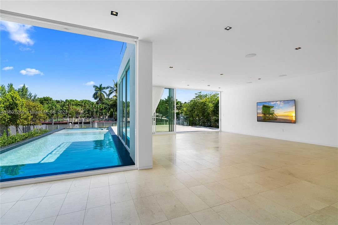 Active With Contract: $10,950,000 (4 beds, 4 baths, 0 Square Feet)