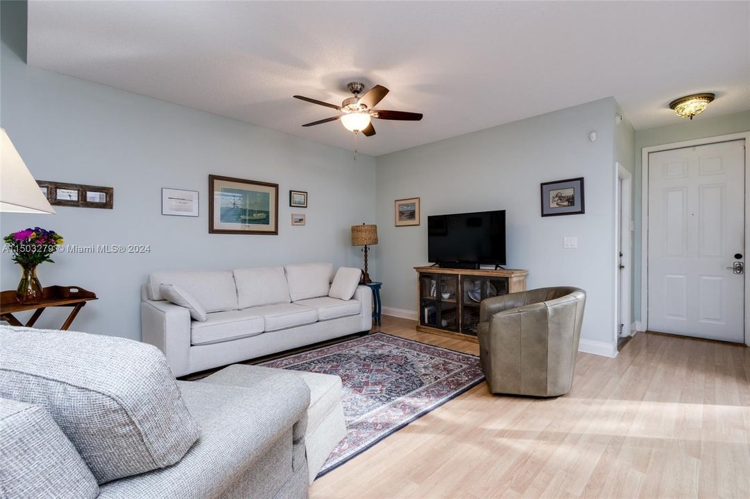 Recently Sold: $679,000 (3 beds, 2 baths, 1748 Square Feet)