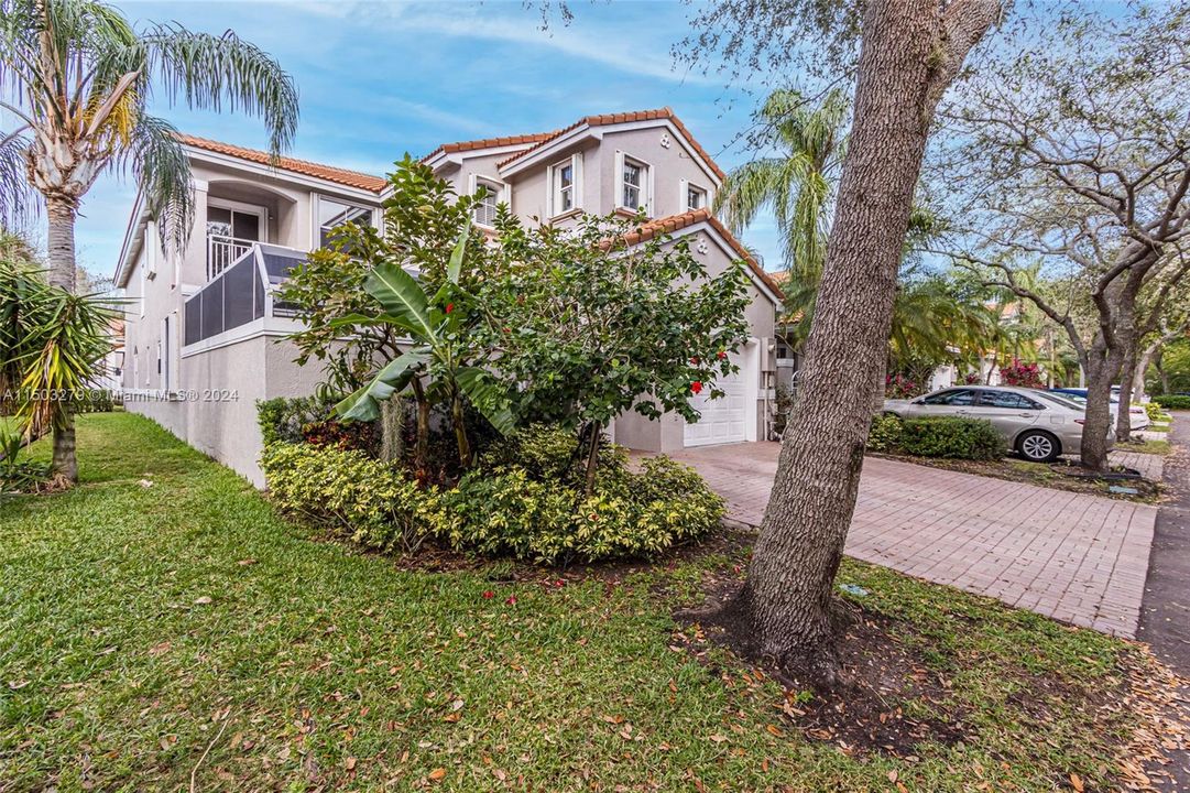 Recently Sold: $679,000 (3 beds, 2 baths, 1748 Square Feet)