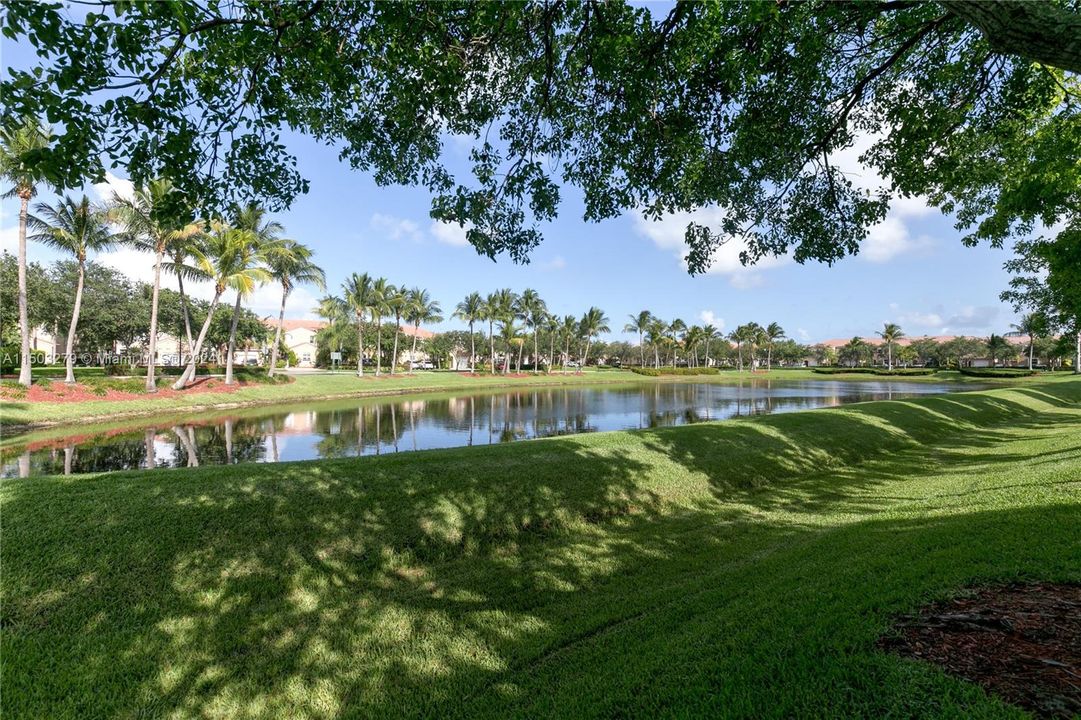 Recently Sold: $679,000 (3 beds, 2 baths, 1748 Square Feet)