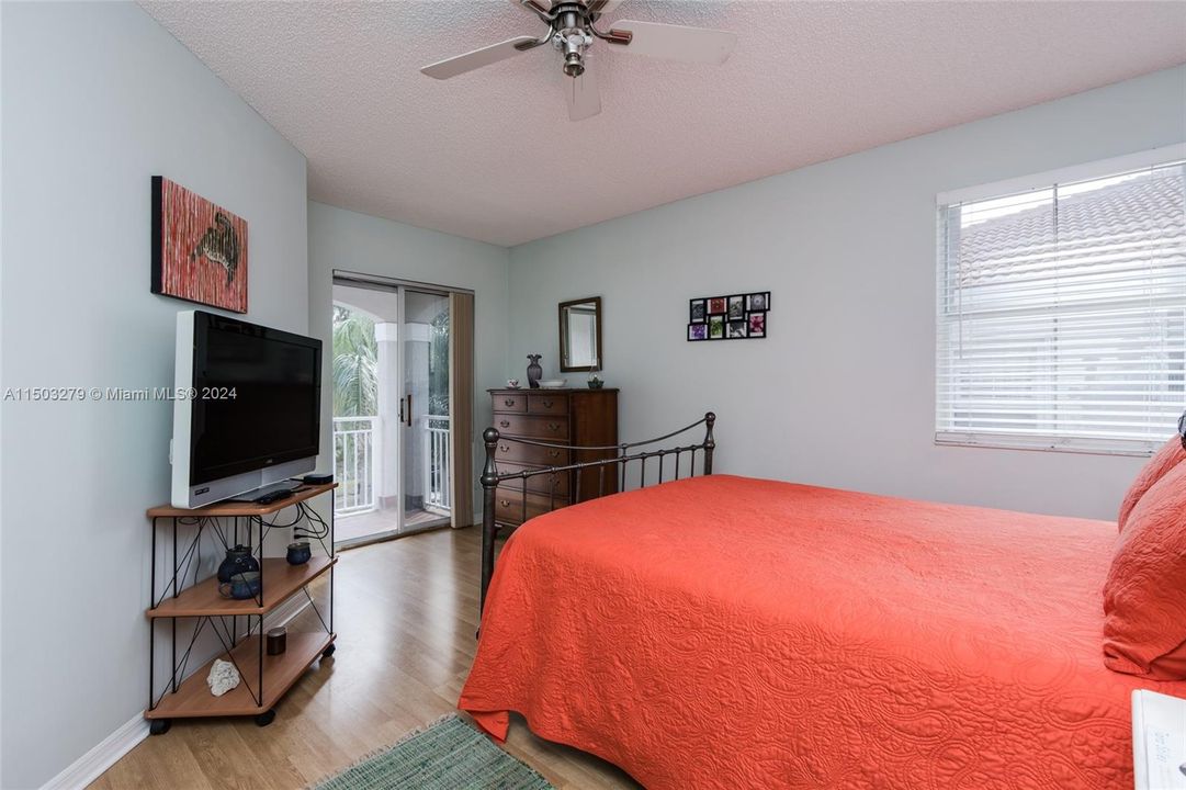 Recently Sold: $679,000 (3 beds, 2 baths, 1748 Square Feet)