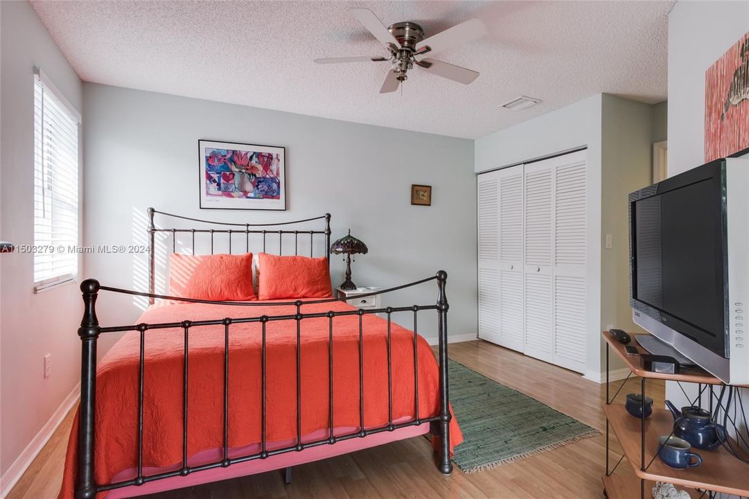 Recently Sold: $679,000 (3 beds, 2 baths, 1748 Square Feet)