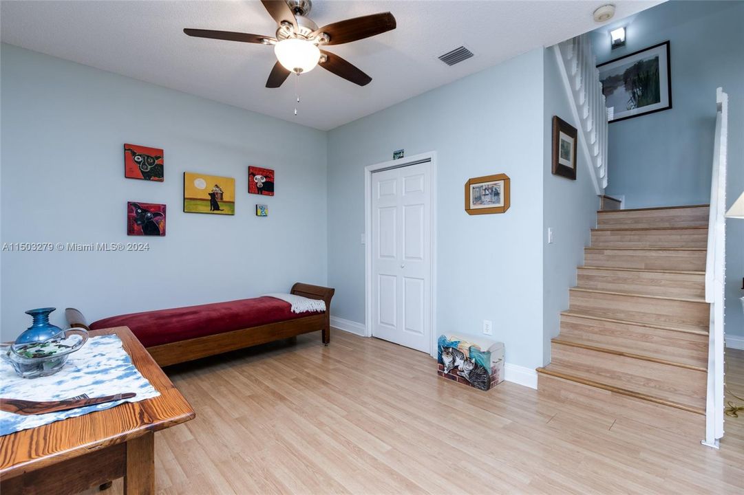 Recently Sold: $679,000 (3 beds, 2 baths, 1748 Square Feet)