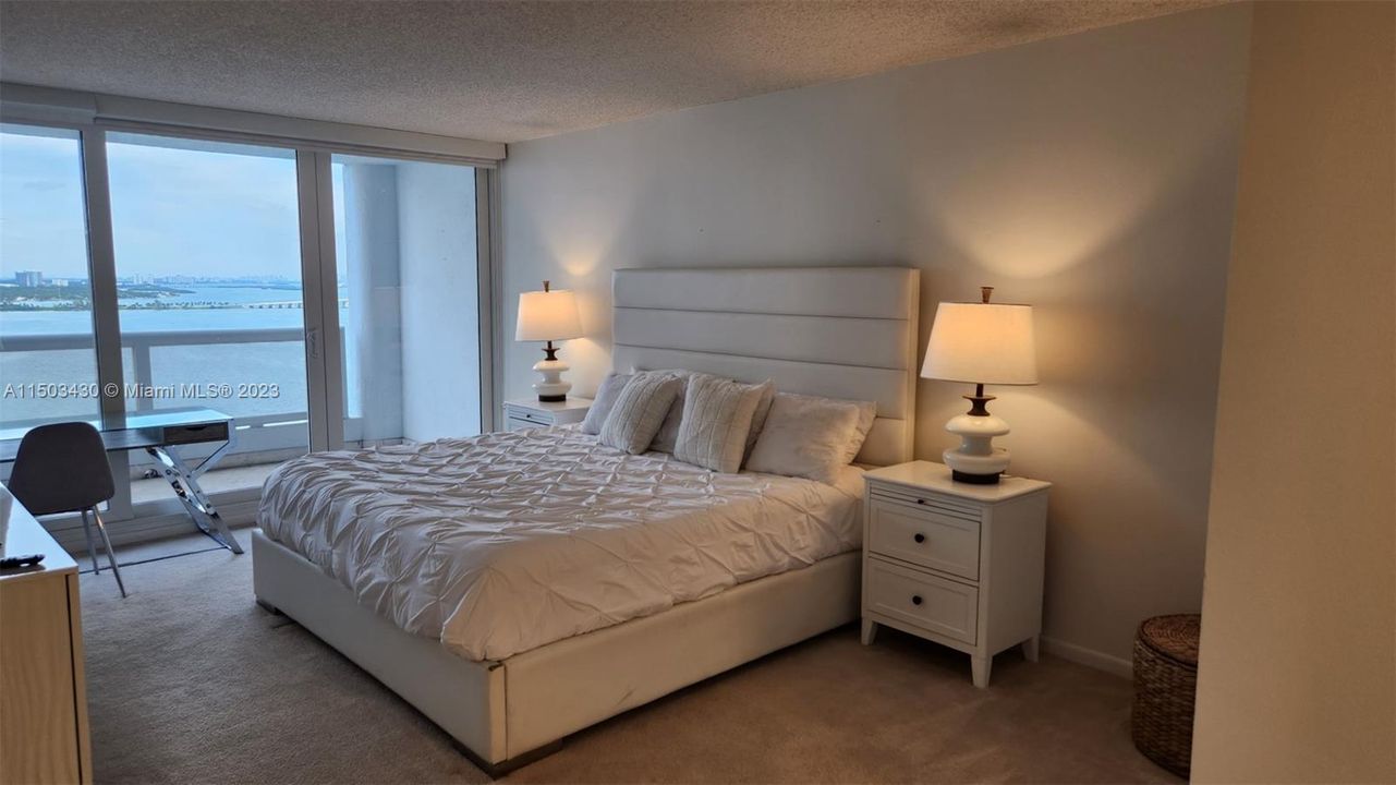 Recently Rented: $5,000 (2 beds, 2 baths, 1464 Square Feet)