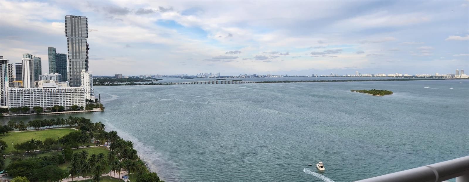 Recently Rented: $5,000 (2 beds, 2 baths, 1464 Square Feet)