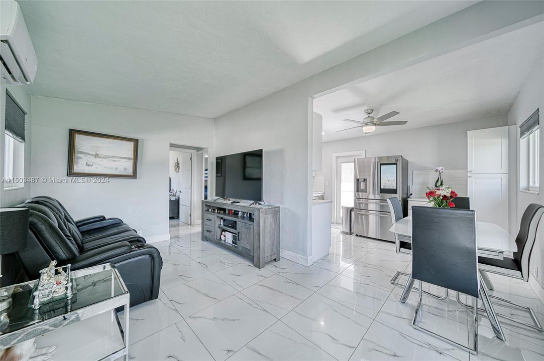 Recently Sold: $1,150,000 (2 beds, 1 baths, 680 Square Feet)