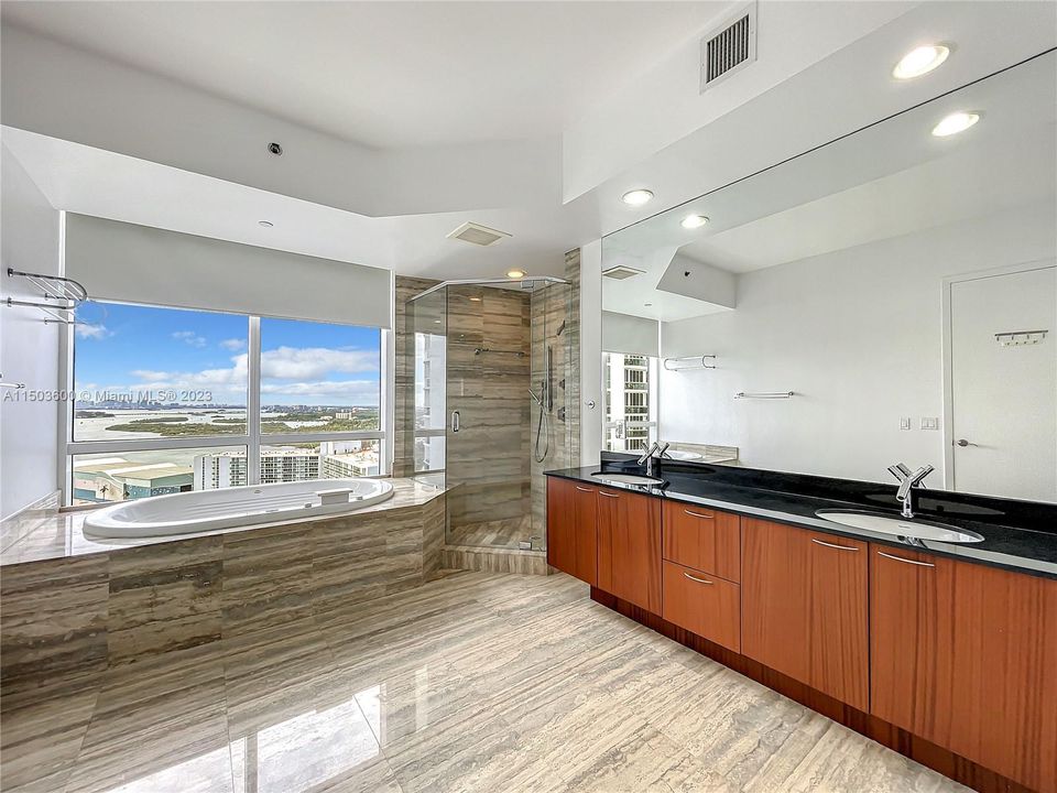 Recently Rented: $7,950 (3 beds, 3 baths, 2327 Square Feet)