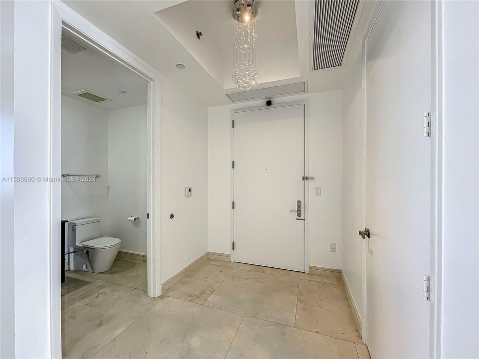 Recently Rented: $7,950 (3 beds, 3 baths, 2327 Square Feet)