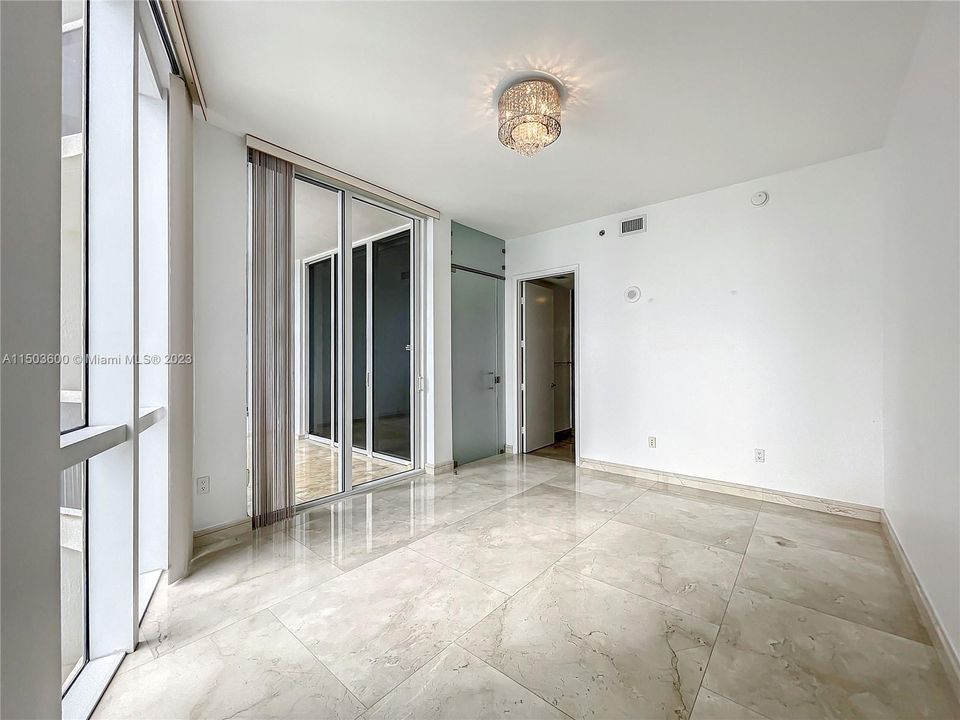 Recently Rented: $7,950 (3 beds, 3 baths, 2327 Square Feet)