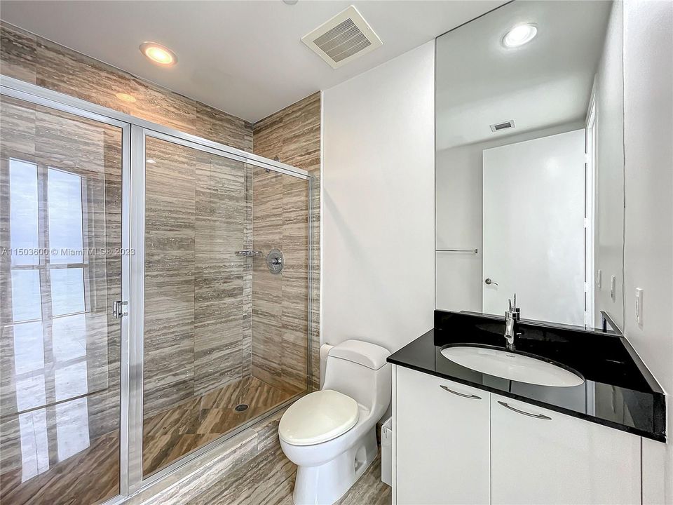 Recently Rented: $7,950 (3 beds, 3 baths, 2327 Square Feet)