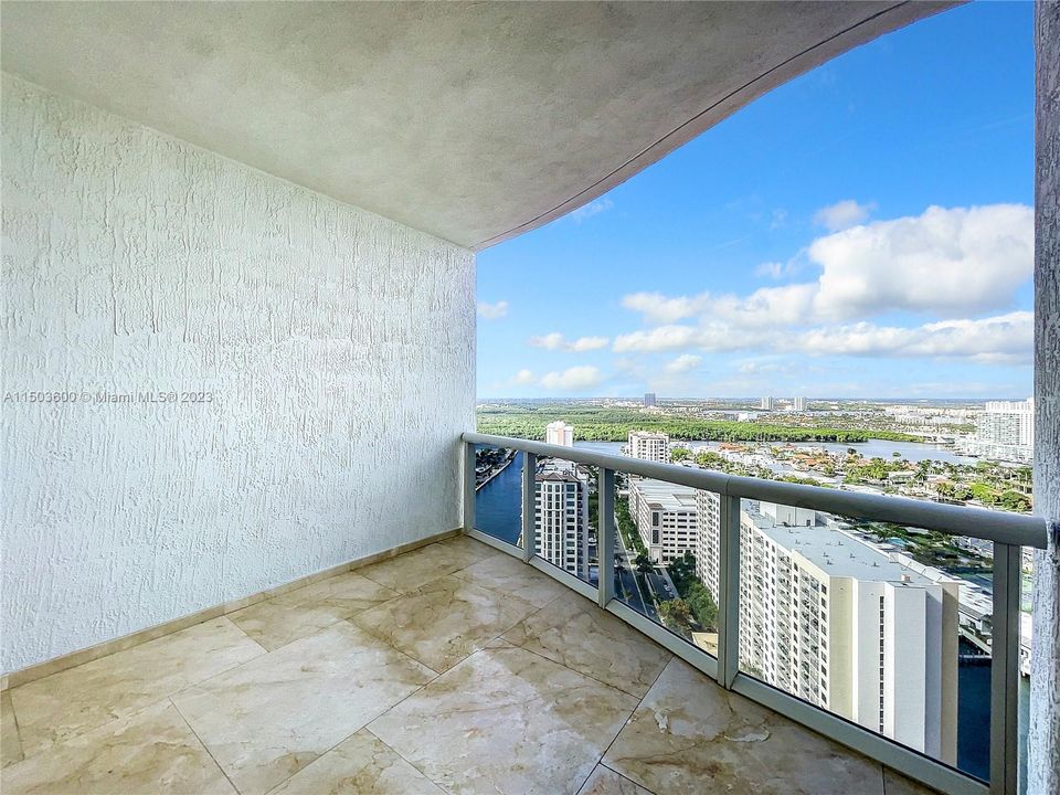living room panoramic bay view