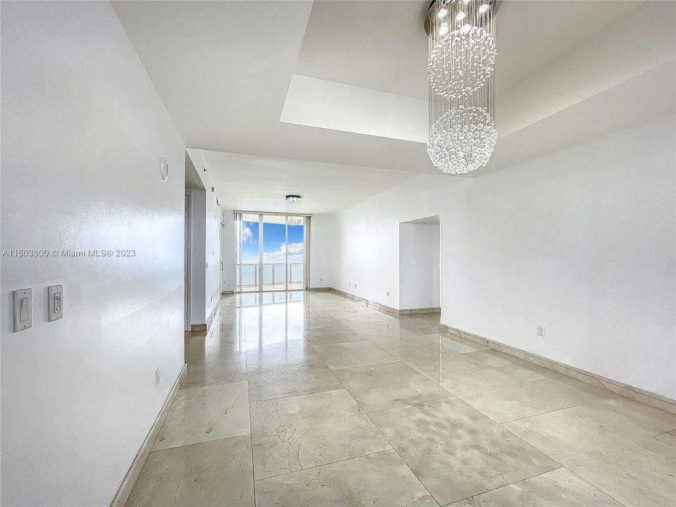 Recently Rented: $7,950 (3 beds, 3 baths, 2327 Square Feet)