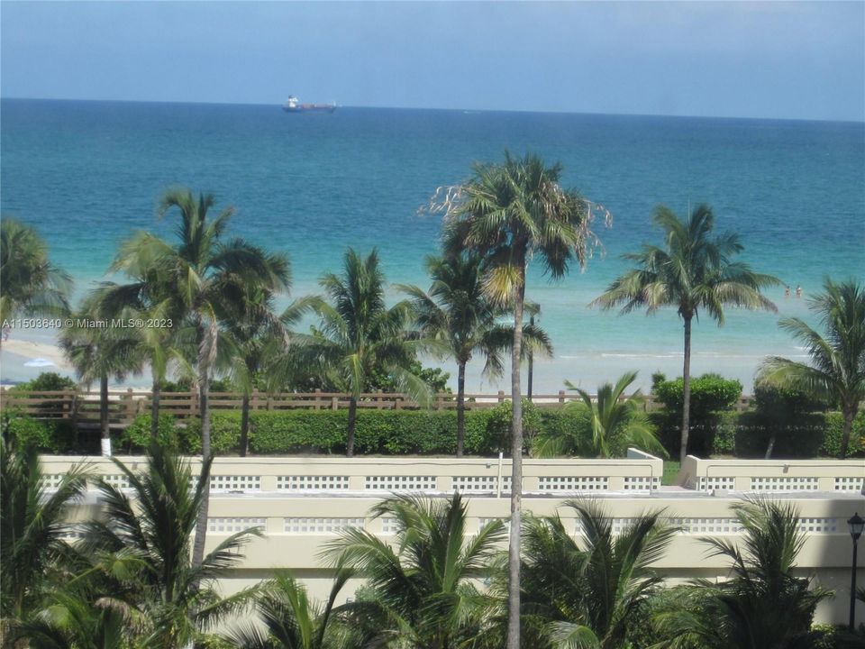 Recently Sold: $450,000 (1 beds, 1 baths, 866 Square Feet)