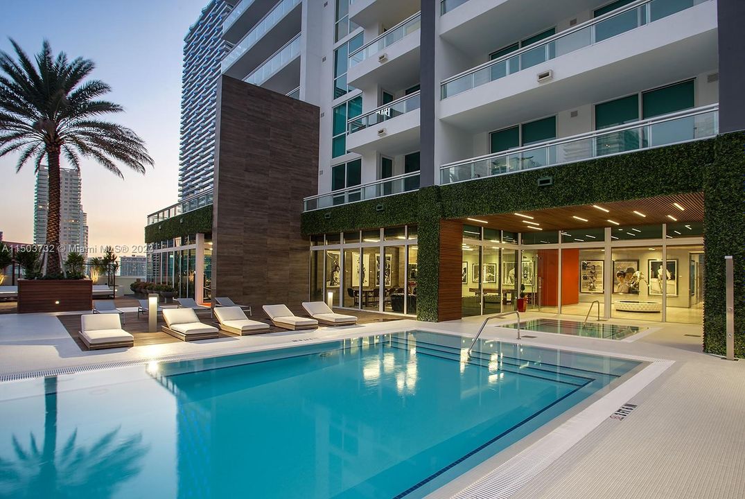 Недавно продано: $650,000 (1 спален, 1 ванн, 849 Квадратных фут)