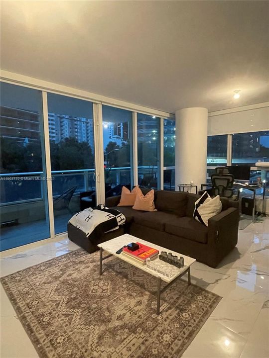 Недавно продано: $650,000 (1 спален, 1 ванн, 849 Квадратных фут)