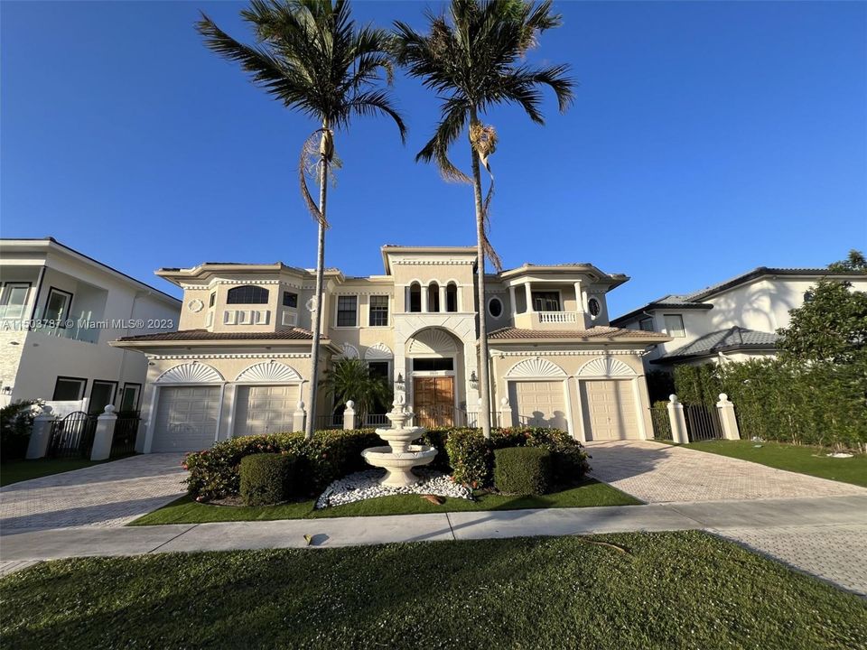 Recently Sold: $4,599,000 (5 beds, 6 baths, 5274 Square Feet)