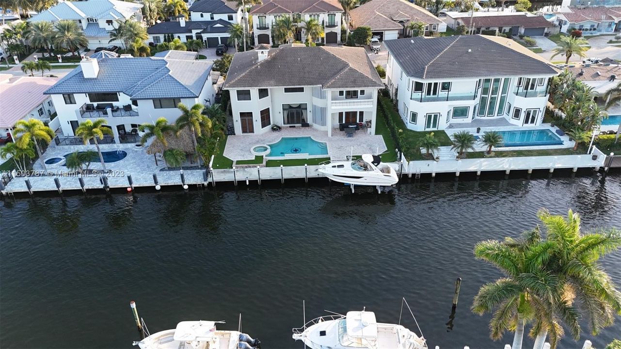 Recently Sold: $4,599,000 (5 beds, 6 baths, 5274 Square Feet)