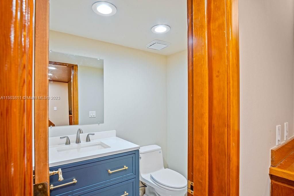 Недавно арендовано: $29,499 (6 спален, 6 ванн, 7294 Квадратных фут)