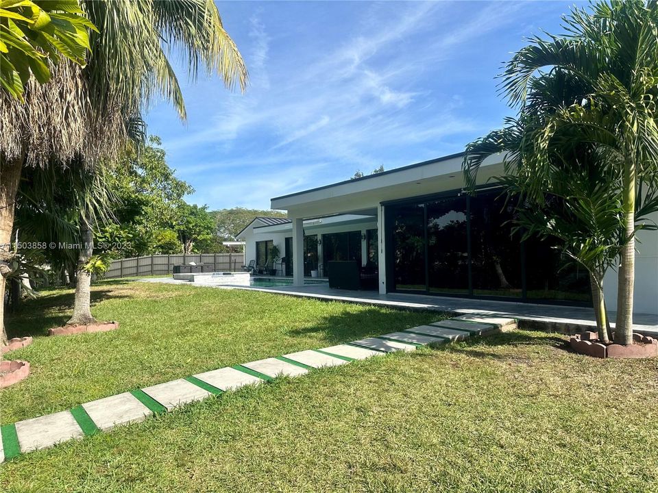 En Venta: $1,750,000 (4 camas, 5 baños, 3420 Pies cuadrados)