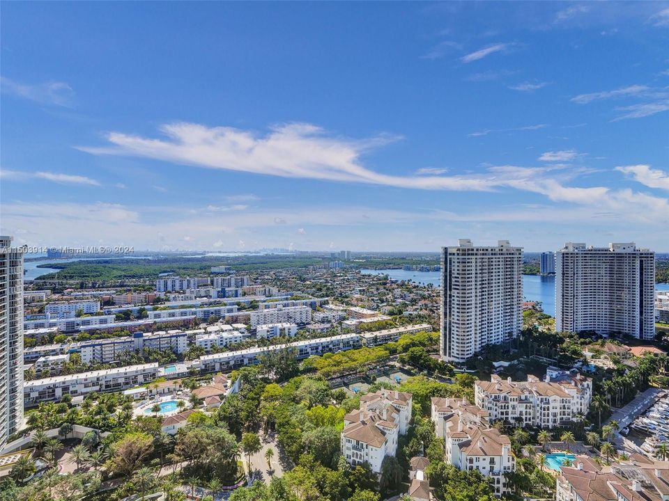 Active With Contract: $2,200,000 (3 beds, 3 baths, 3695 Square Feet)