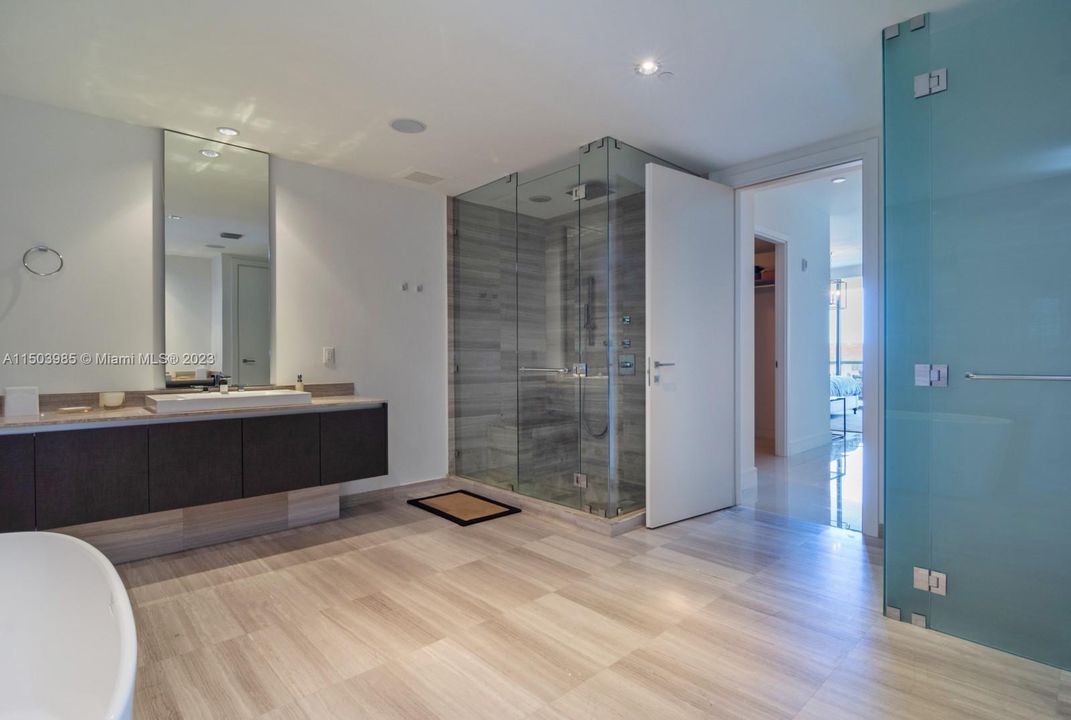 最近租的: $11,300 (3 贝兹, 4 浴室, 2398 平方英尺)