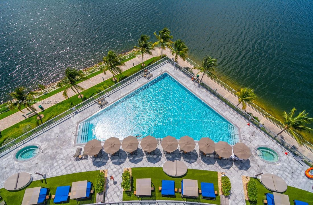 最近租的: $11,300 (3 贝兹, 4 浴室, 2398 平方英尺)