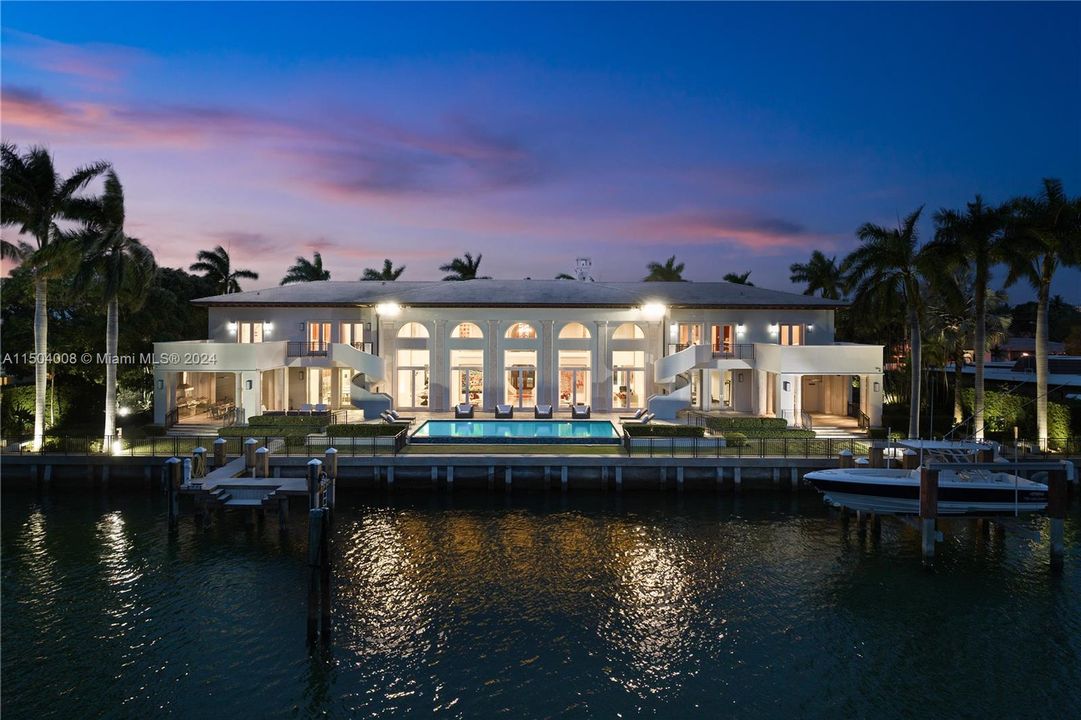For Sale: $26,999,000 (7 beds, 8 baths, 14060 Square Feet)