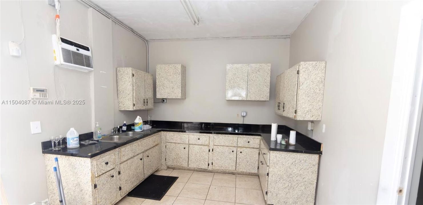 待售: $1,850,000 (0 贝兹, 0 浴室, 0 平方英尺)