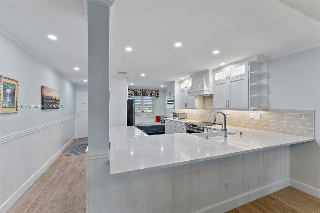 Recently Sold: $975,000 (2 beds, 2 baths, 1249 Square Feet)