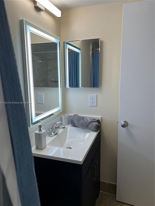 Recientemente alquilado: $2,150 (2 camas, 2 baños, 1020 Pies cuadrados)