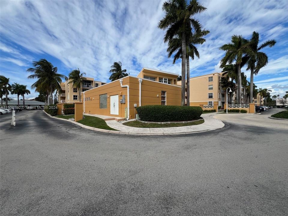 Recientemente alquilado: $2,150 (2 camas, 2 baños, 1020 Pies cuadrados)