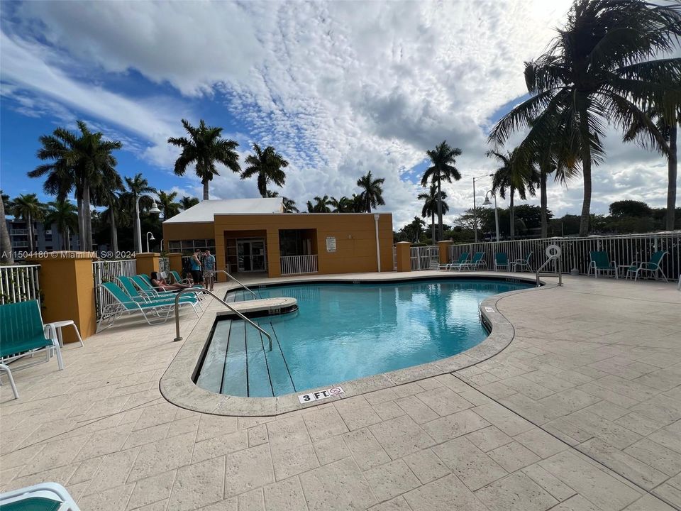 Recientemente alquilado: $2,150 (2 camas, 2 baños, 1020 Pies cuadrados)