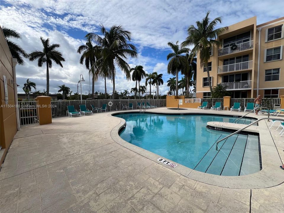 Recientemente alquilado: $2,150 (2 camas, 2 baños, 1020 Pies cuadrados)