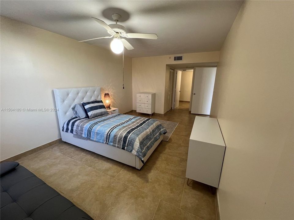 Recientemente alquilado: $2,150 (2 camas, 2 baños, 1020 Pies cuadrados)