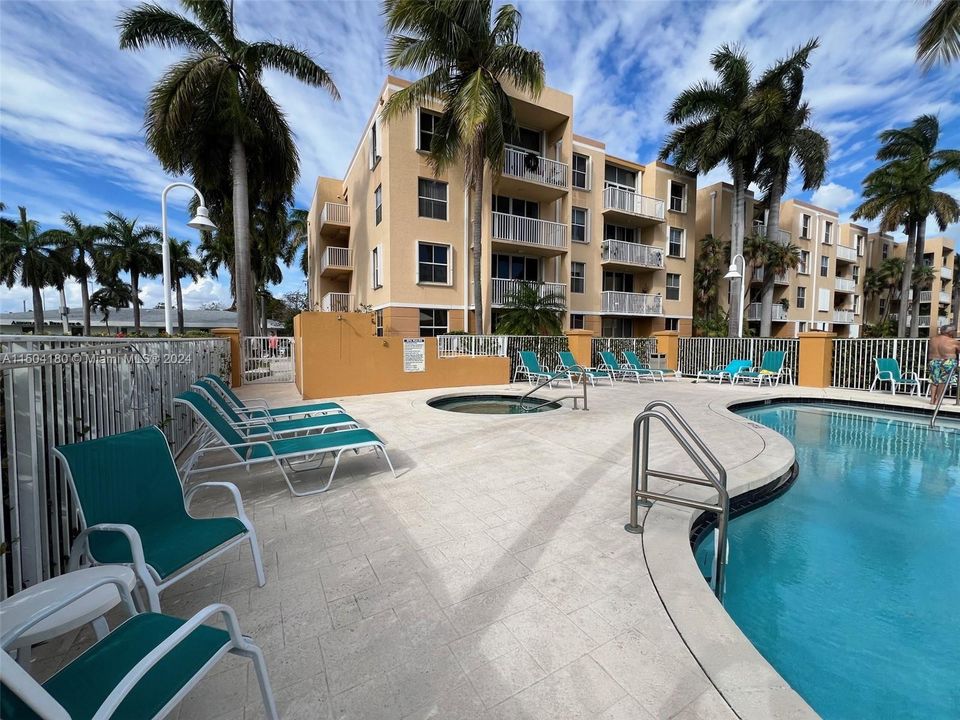 Recientemente alquilado: $2,150 (2 camas, 2 baños, 1020 Pies cuadrados)