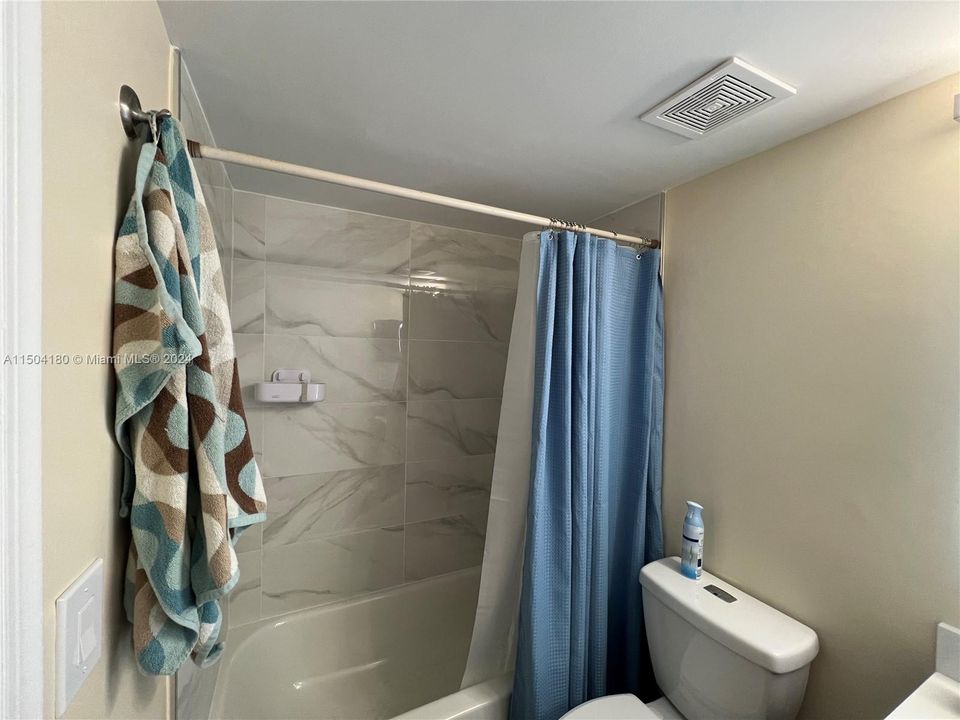 Recientemente alquilado: $2,150 (2 camas, 2 baños, 1020 Pies cuadrados)